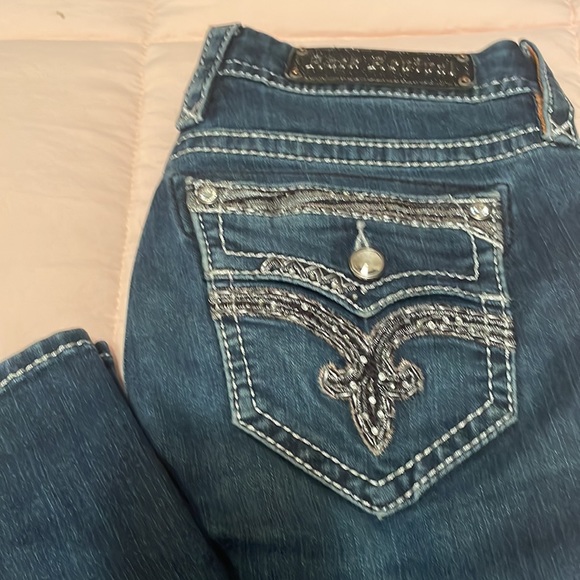 Like new Rock Revival Deeka Straight leg jeans Sz 28 Inseam 33” excellent! - Picture 3 of 7